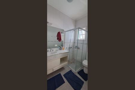 Casa à venda com 380m², 4 quartos e 6 vagas Casa à venda com 380m², 4 quartos e 6 vagasBanheiro