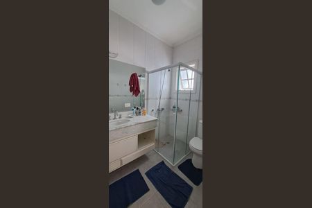 Casa à venda com 380m², 4 quartos e 6 vagas Casa à venda com 380m², 4 quartos e 6 vagasBanheiro