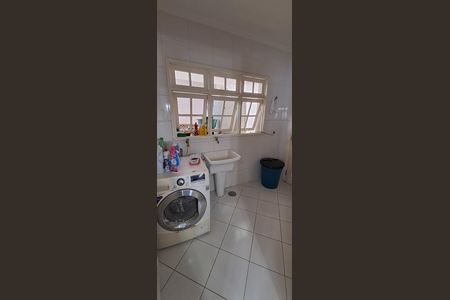 Casa à venda com 380m², 4 quartos e 6 vagas Casa à venda com 380m², 4 quartos e 6 vagasÁrea de serviço