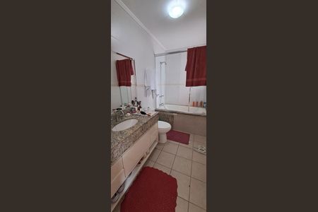 Casa à venda com 380m², 4 quartos e 6 vagas Casa à venda com 380m², 4 quartos e 6 vagasBanheiro