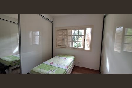 Casa à venda com 380m², 4 quartos e 6 vagas Casa à venda com 380m², 4 quartos e 6 vagasQuarto 2