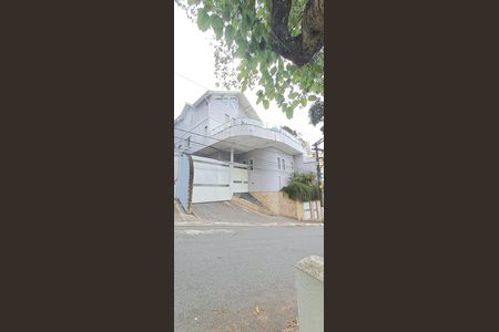 Casa à venda com 380m², 4 quartos e 6 vagas Casa à venda com 380m², 4 quartos e 6 vagasFachada