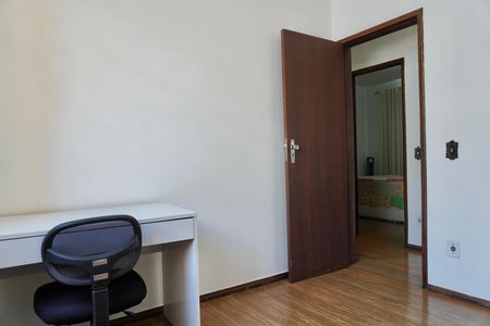 Quarto 1 de apartamento para alugar com 3 quartos, 90m² em Nova Suíça, Belo Horizonte
