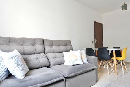 Sala  de apartamento para alugar com 3 quartos, 90m² em Nova Suíça, Belo Horizonte