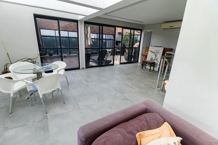 Apartamento para alugar com 317m², 3 quartos e 5 vagas Apartamento para alugar com 317m², 3 quartos e 5 vagasSala - Cobertura