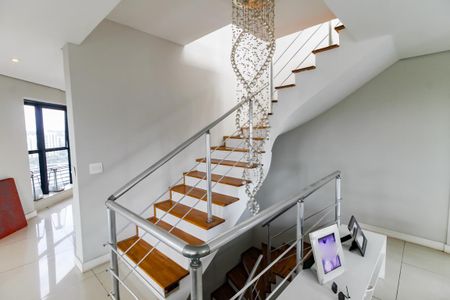 Apartamento para alugar com 317m², 3 quartos e 5 vagas Apartamento para alugar com 317m², 3 quartos e 5 vagasEscada acesso Cobertura