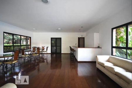 Apartamento para alugar com 317m², 3 quartos e 5 vagas Apartamento para alugar com 317m², 3 quartos e 5 vagasÁrea comum - Salão de festas