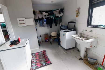 Apartamento para alugar com 317m², 3 quartos e 5 vagas Apartamento para alugar com 317m², 3 quartos e 5 vagasÁrea de Serviço