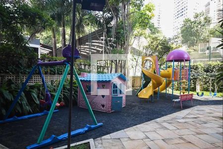 Apartamento para alugar com 317m², 3 quartos e 5 vagas Apartamento para alugar com 317m², 3 quartos e 5 vagasÁrea comum - Playground