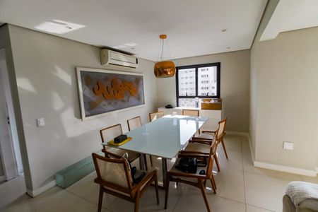 Apartamento para alugar com 317m², 3 quartos e 5 vagas Apartamento para alugar com 317m², 3 quartos e 5 vagasDetalhe Sala