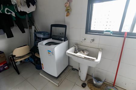 Apartamento para alugar com 317m², 3 quartos e 5 vagas Apartamento para alugar com 317m², 3 quartos e 5 vagasÁrea de Serviço