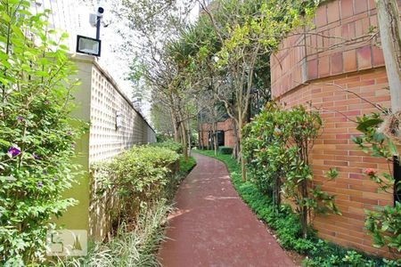 Apartamento para alugar com 317m², 3 quartos e 5 vagas Apartamento para alugar com 317m², 3 quartos e 5 vagasÁrea comum - Caminhada