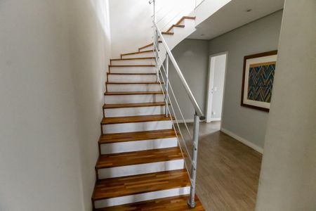 Apartamento para alugar com 317m², 3 quartos e 5 vagas Apartamento para alugar com 317m², 3 quartos e 5 vagasEscada acesso