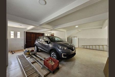 Casa à venda com 250m², 4 quartos e 7 vagas