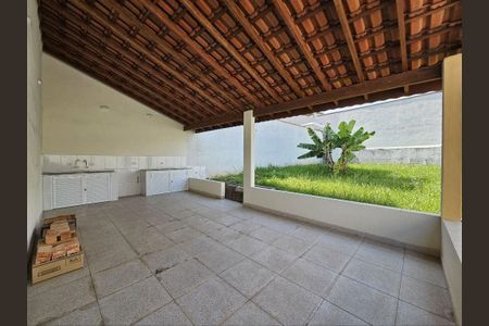 Casa à venda com 250m², 4 quartos e 7 vagas