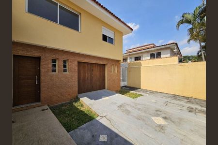 Casa à venda com 250m², 4 quartos e 7 vagas