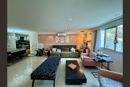 Casa à venda com 4 quartos, 450m² em Horto Florestal, São Paulo