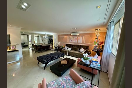 Casa à venda com 4 quartos, 450m² em Horto Florestal, São Paulo