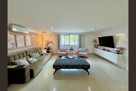 Casa à venda com 4 quartos, 450m² em Horto Florestal, São Paulo