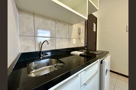 Cozinha  de kitnet/studio para alugar com 1 quarto, 11m² em Saco dos Limões, Florianópolis