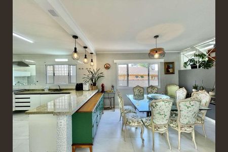 Casa à venda com 5 quartos, 400m² em Jardim do Golf I, Barueri