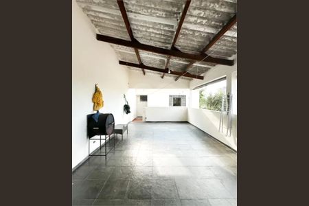 Casa à venda com 143m², 2 quartos e 2 vagas