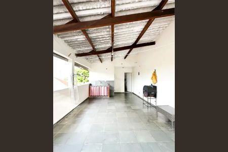 Casa à venda com 143m², 2 quartos e 2 vagas
