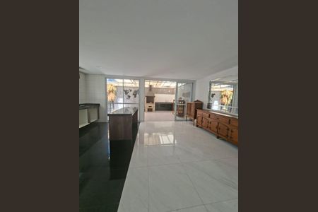 Casa à venda com 3 quartos, 235m² em Tremembé, São Paulo