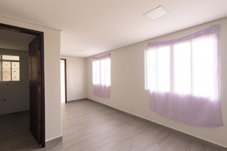 Casa para alugar com 115m², 2 quartos e 4 vagas Casa para alugar com 115m², 2 quartos e 4 vagasSala