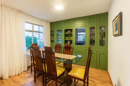 Apartamento à venda com 120m², 3 quartos e 1 vagaSala
