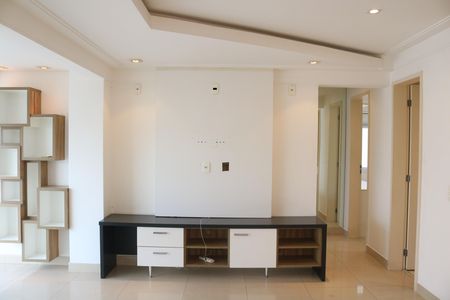 Apartamento para alugar com 81m², 2 quartos e 2 vagasSala