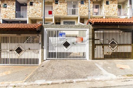 Casa para alugar com 500m², 3 quartos e 5 vagas Casa para alugar com 500m², 3 quartos e 5 vagasFachada + Placa