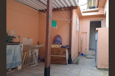 Casa à venda com 198m², 2 quartos e 1 vaga