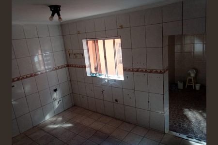Casa à venda com 198m², 2 quartos e 1 vaga