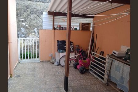 Casa à venda com 198m², 2 quartos e 1 vaga