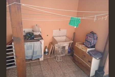 Casa à venda com 198m², 2 quartos e 1 vaga
