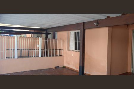 Casa à venda com 198m², 2 quartos e 1 vaga