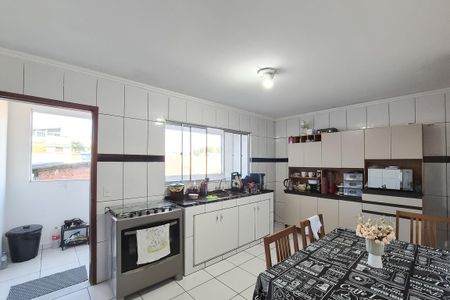 Casa à venda com 257m², 8 quartos e 4 vagas Casa à venda com 257m², 8 quartos e 4 vagasCozinha