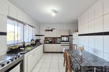 Casa à venda com 257m², 8 quartos e 4 vagas Casa à venda com 257m², 8 quartos e 4 vagasCozinha
