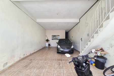 Casa à venda com 257m², 8 quartos e 4 vagas Casa à venda com 257m², 8 quartos e 4 vagasGaragem