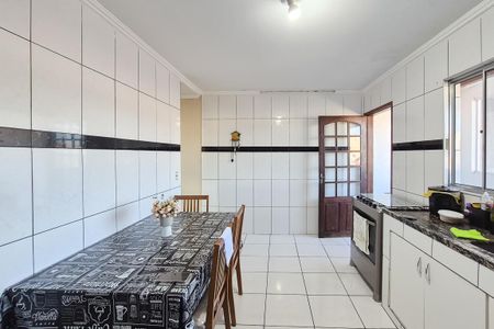 Casa à venda com 257m², 8 quartos e 4 vagas Casa à venda com 257m², 8 quartos e 4 vagasCozinha