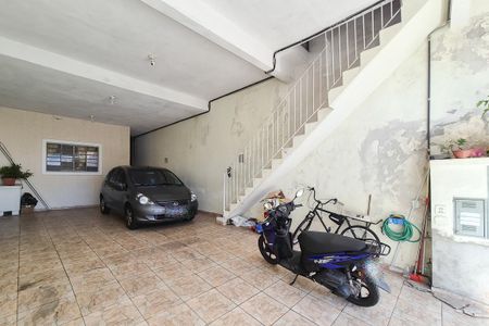 Casa à venda com 257m², 8 quartos e 4 vagas Casa à venda com 257m², 8 quartos e 4 vagasGaragem