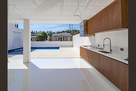 Casa à venda com 365m², 4 quartos e sem vaga