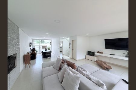 Casa à venda com 4 quartos, 235m² em Tremembé, São Paulo