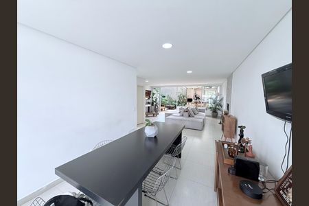 Casa à venda com 4 quartos, 235m² em Tremembé, São Paulo