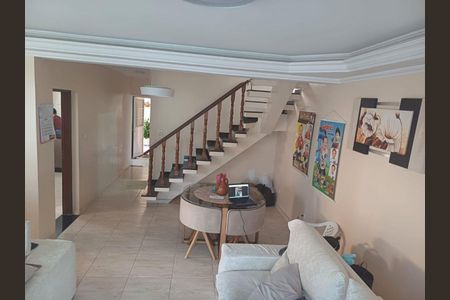 Casa à venda com 3 quartos, 260m² em Jardim Vivan, São Paulo
