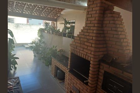 Casa à venda com 260m², 3 quartos e 3 vagas