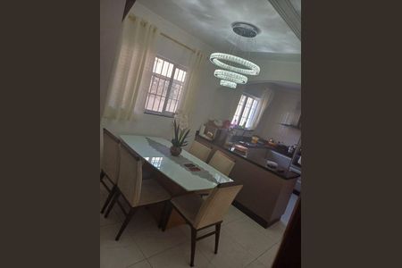 Casa à venda com 260m², 3 quartos e 3 vagas