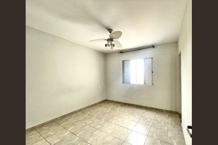 Casa à venda com 220m², 3 quartos e 2 vagas
