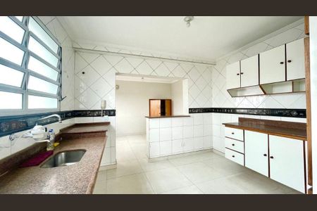 Casa à venda com 220m², 3 quartos e 2 vagas